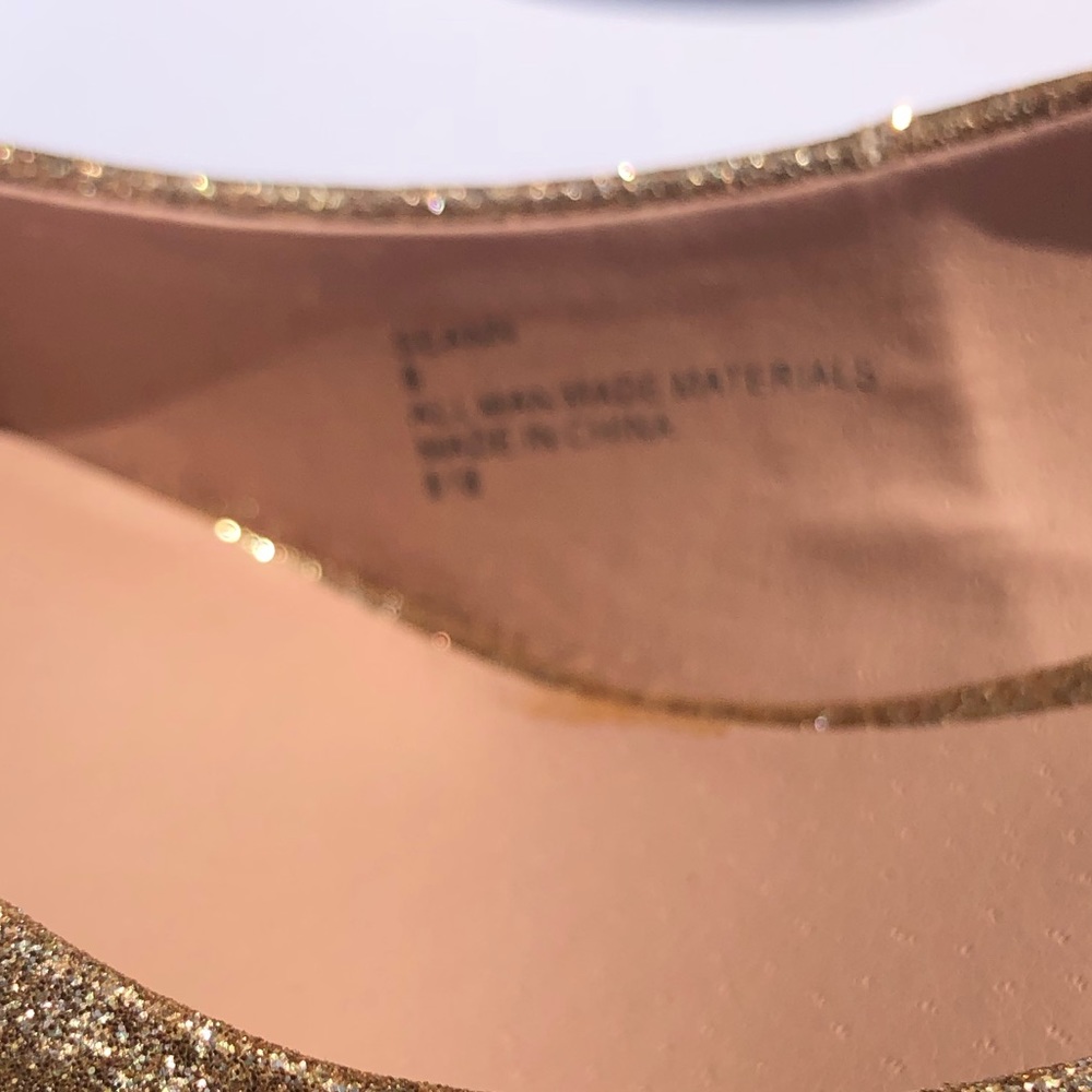 Betsey Johnson Pump - Picture 2 of 8